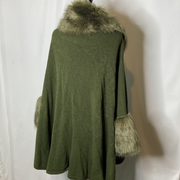 Fashion Sweetz Green Faux Fur Shawl Poncho XL - Picture 5 of 7